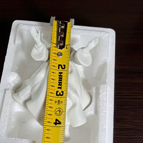 FLAWED 1985 Avon Nativity Collectibles The Angel Flying Hanging White Porcelain - Picture 6 of 9